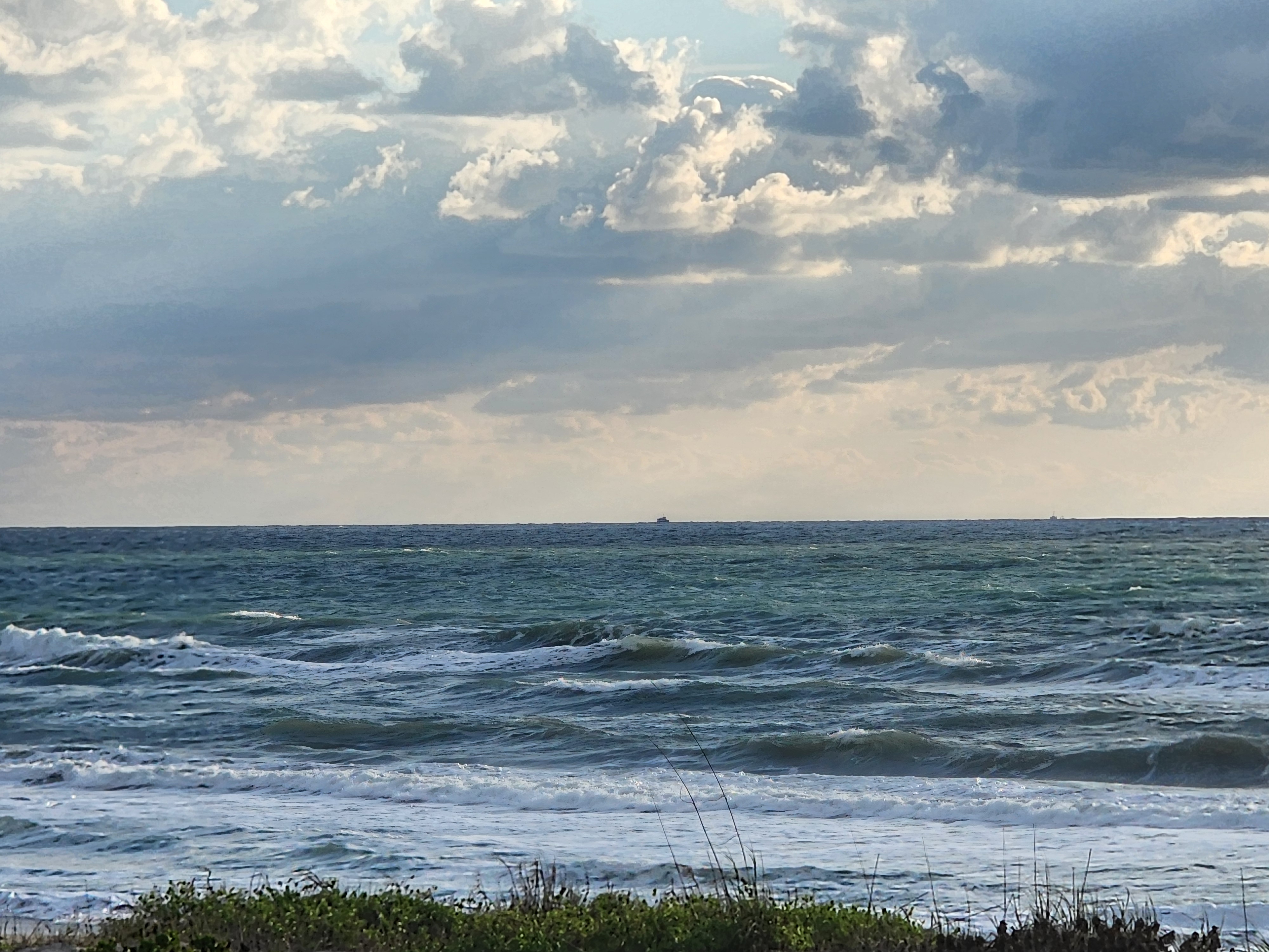 Cocoa Beach surf conditions at Picnic Tables — 2026-04-22